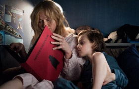 Essie David et Noah Wiseman dans Babadook