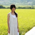 July Jung est une nouvelle venue dans le cinéma coréen. Elle réalise <em>A Girl at my Door</em>, un premier long-métrage beau et touchant. Une histoire de salut et de renaissance. Rencontre.